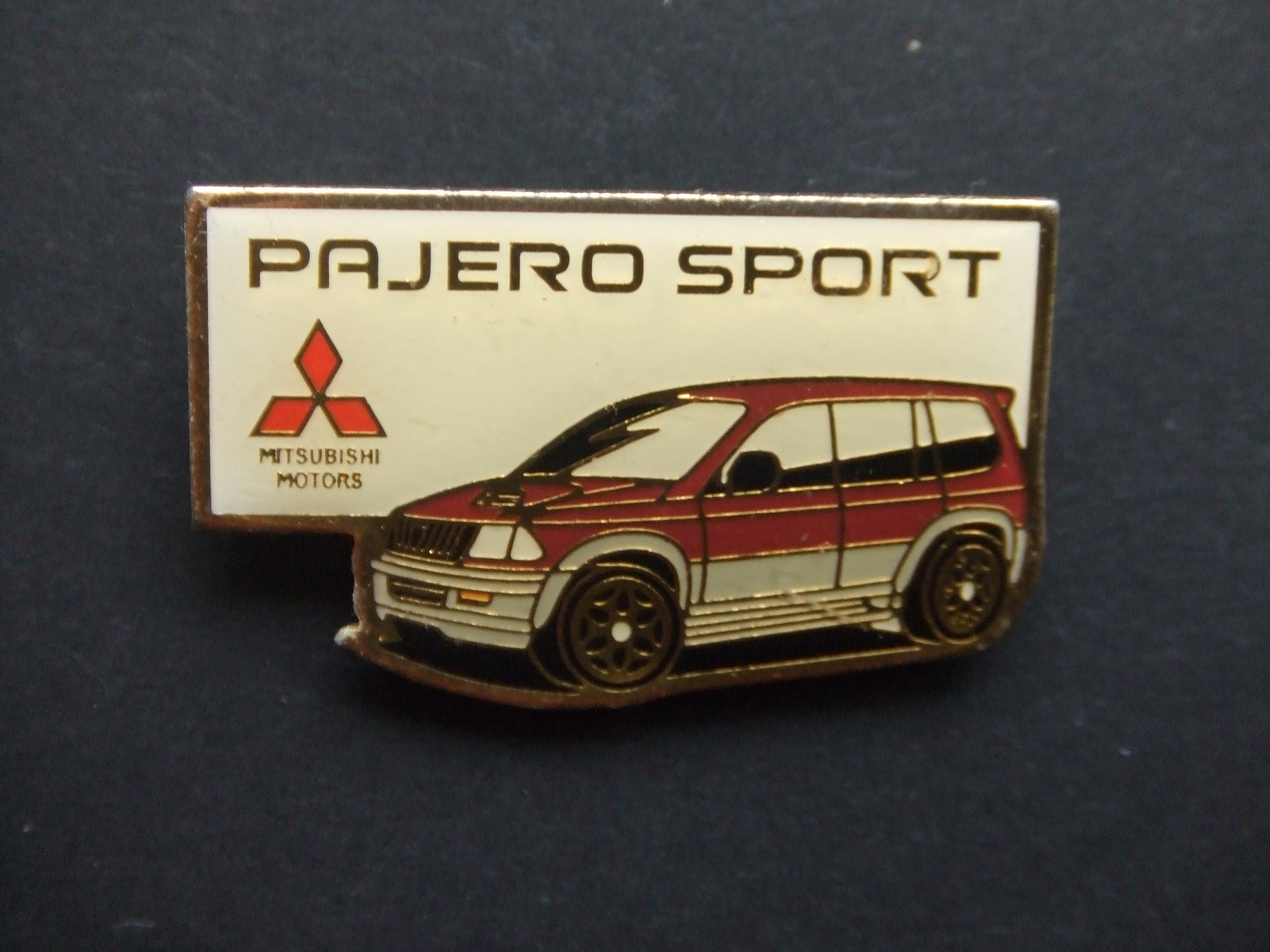 Mitsubishi Pajero Sport mid-size SUV Challenger